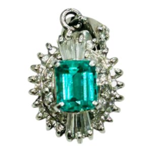 Pt900 トップ エメラルド付き