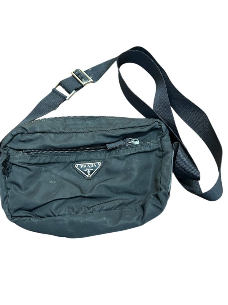 プラダ　ナイロンバッグ