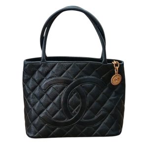 CHANEL（シャネル）ブラックキャビアスキン レザートートバッグ