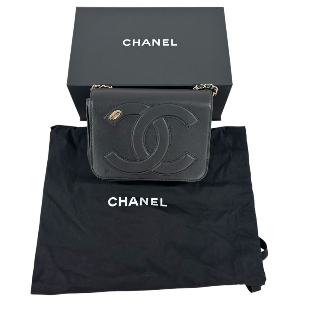 CHANEL（シャネル） キャビアスキン マトラッセ チェーンショルダーバッグ