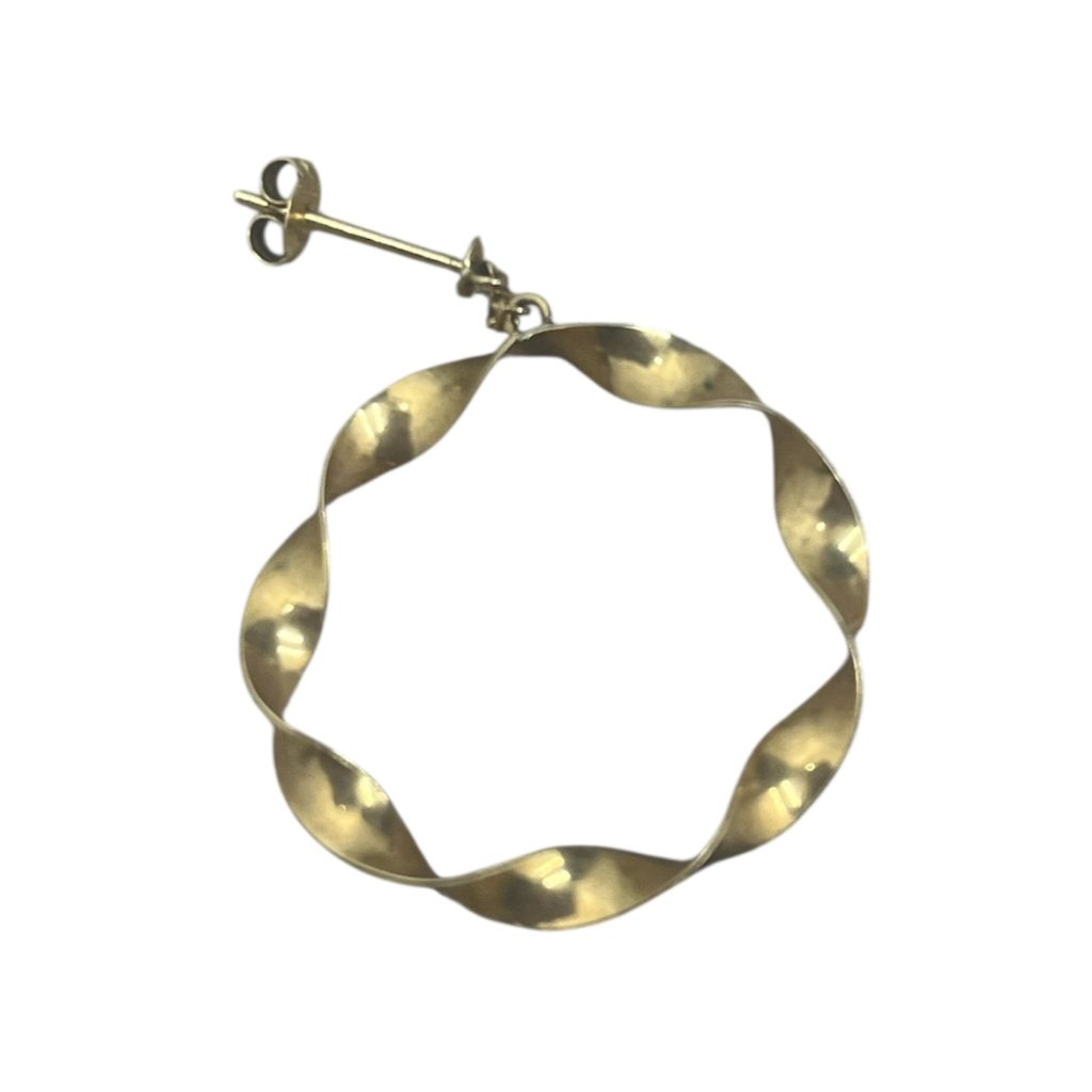 K18　18金　750　ピアス