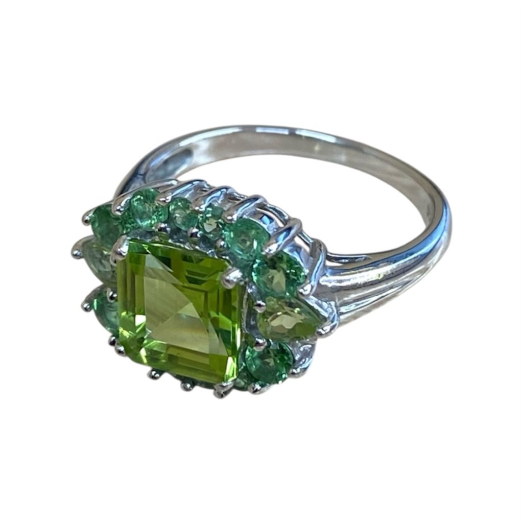 Pt900 リング 石付き プラチナ ペリドット