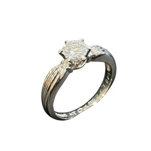 Pt900(プラチナ900)0.48ctダイヤ付リング