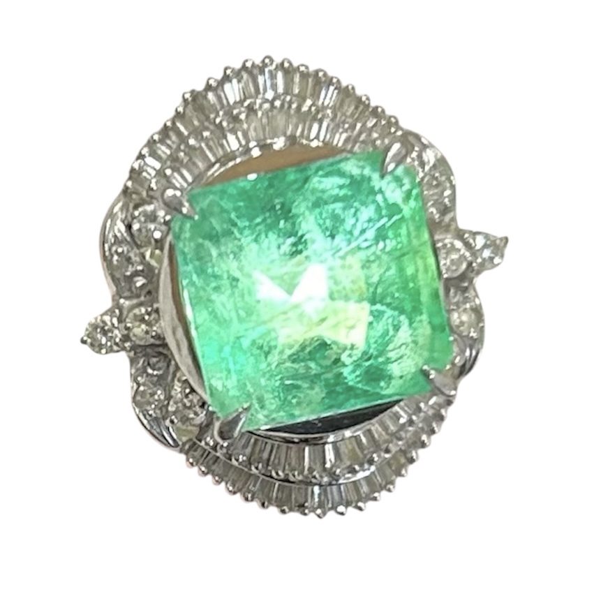 Pt900 エメラルド5.86ct メレダイヤモンド0.66ct リング