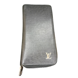 ルイヴィトン  タイガ ジッピーウォレット