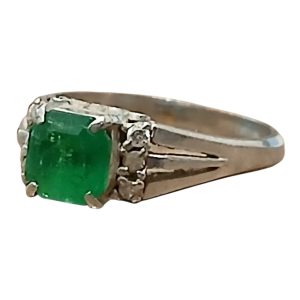 Pt900 エメラルド メレダイヤモンド リング