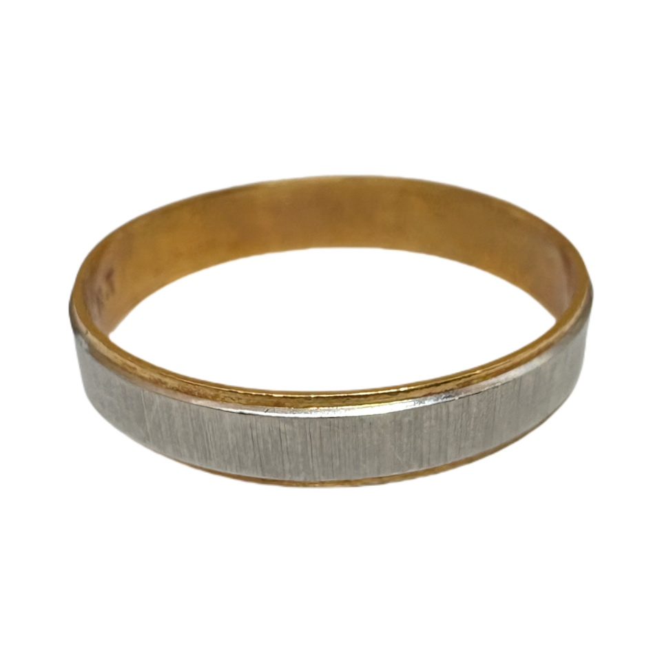 プラチナ(Pt850)　18金(K18)　コンビデザインリング