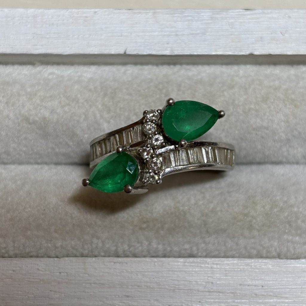 Pt900　エメラルドリング