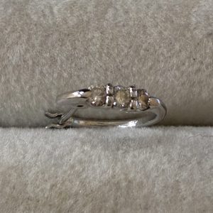 K18WG（18金ホワイトゴールド）ダイヤモンドピアス