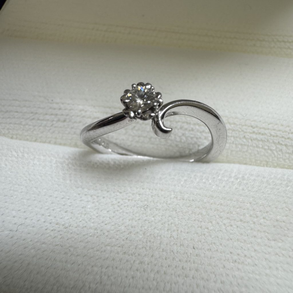 Pt900 ダイヤ付きリング