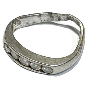 Pt900 ダイヤモンド付き 変形したプラチナリング 指輪 アクセサリー