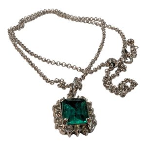 Pt900 エメラルドネックレス