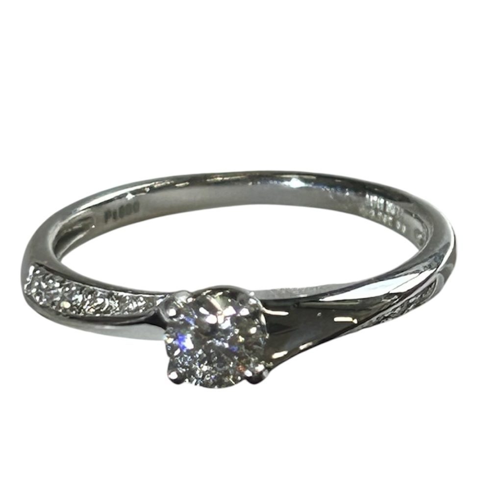 Pt900 ダイヤモンドリング