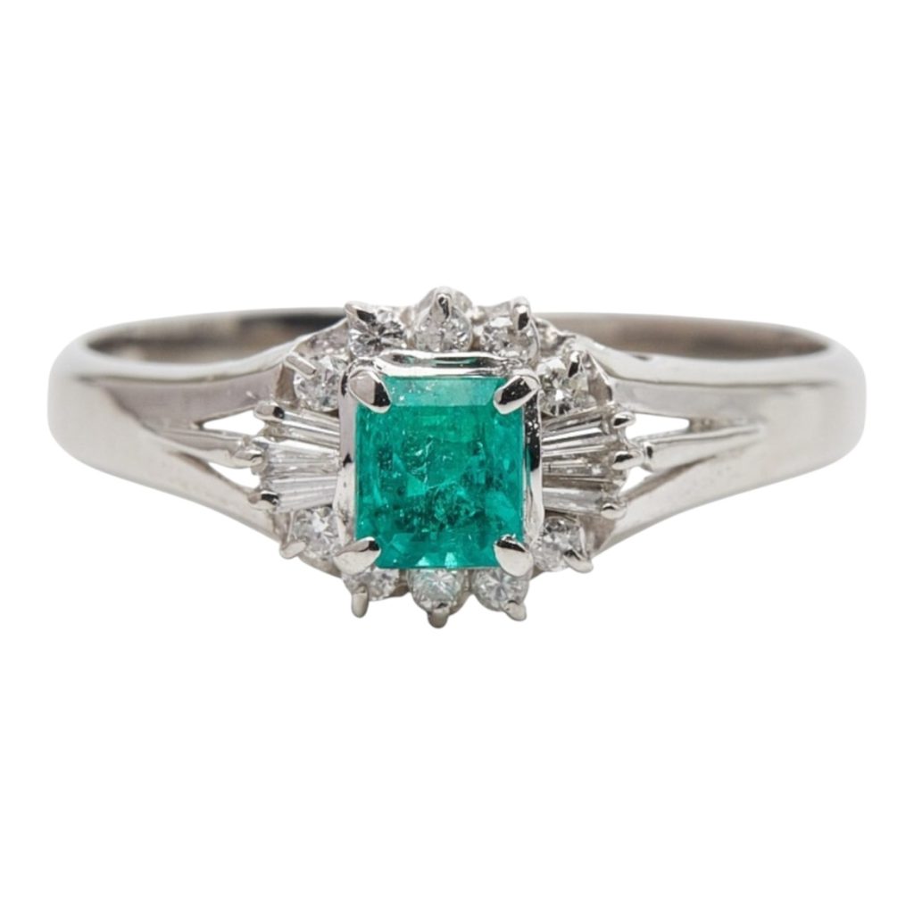 Pt900 プラチナ エメラルド ダイヤ付き リング