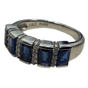 Pt900(プラチナ900) サファイア付きリング