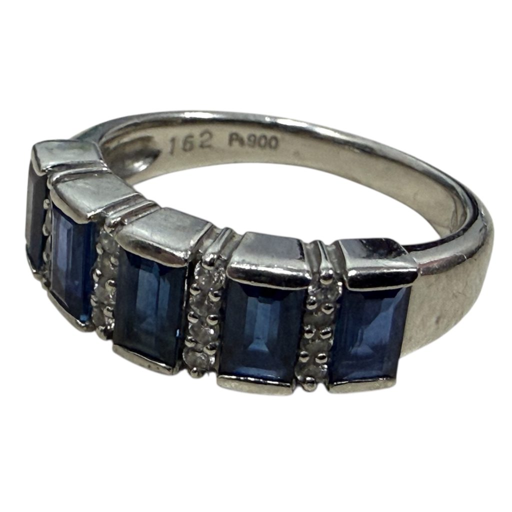 Pt900(プラチナ900) サファイア付きリング