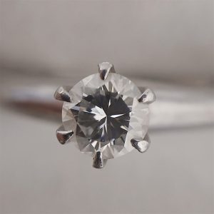 【函館市 買取専門店さすがや】Pt900 ダイヤモンド0.38ct リングを丁寧に査定
