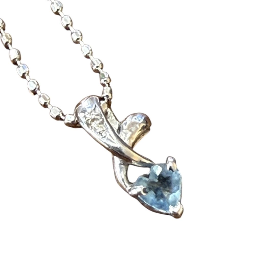 K18WGホワイトゴールド 宝石付きネックレス