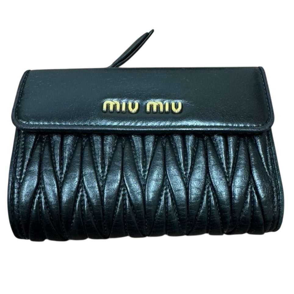 ミュウミュウ 二つ折り財布