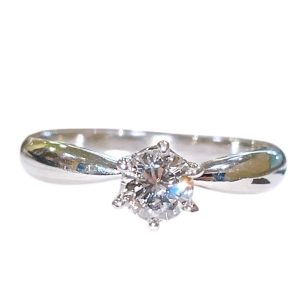 ダイヤモンドリング　プラチナ　弘前