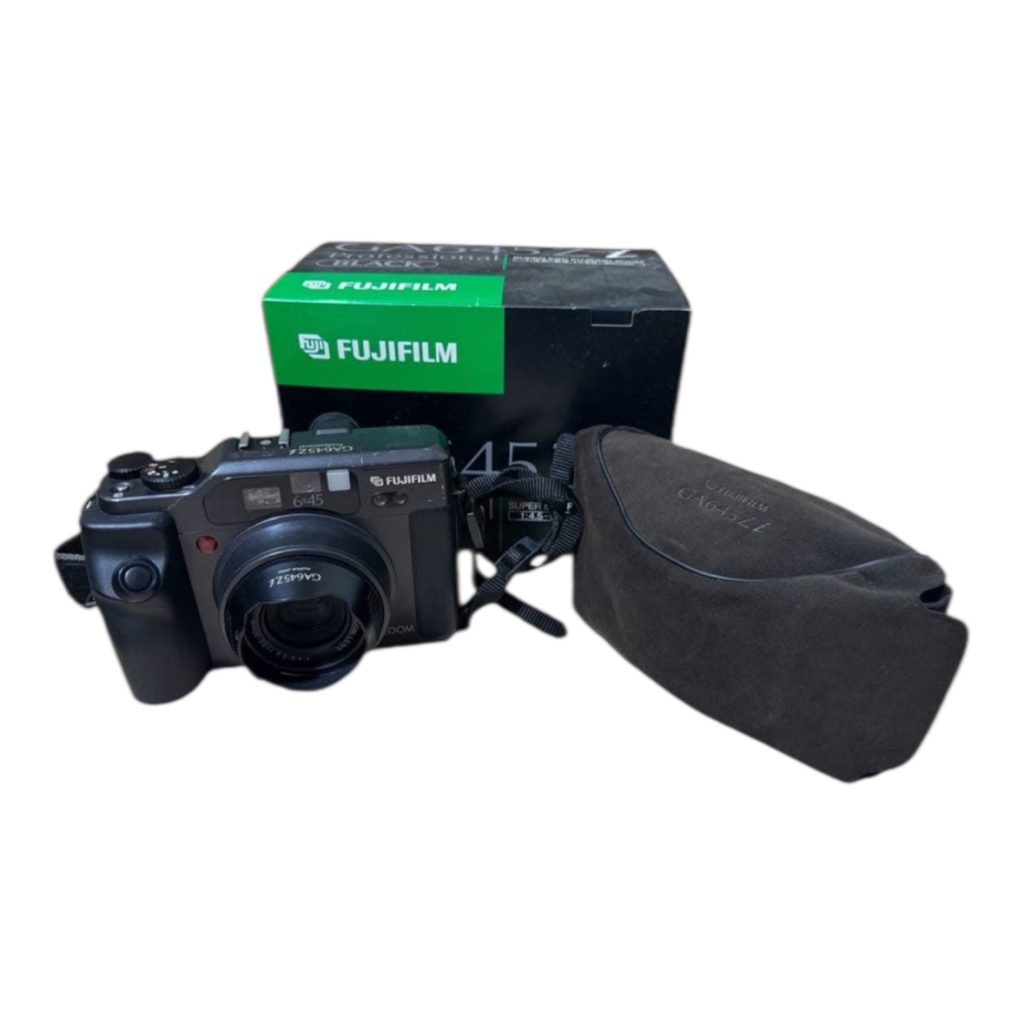 FUJIFILM GA645Zi professional 6×4.5cm判全自動AFカメラ