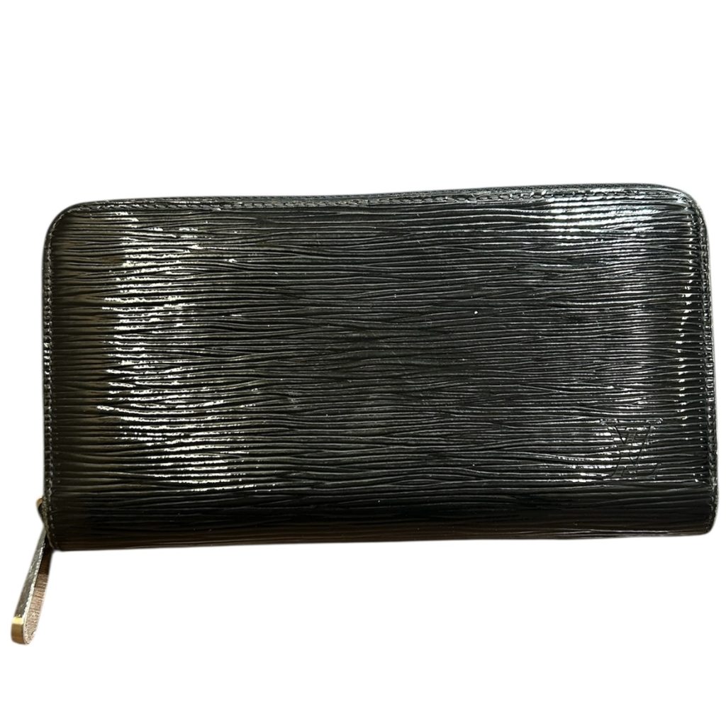 ルイヴィトン ジッピーウォレット エピ