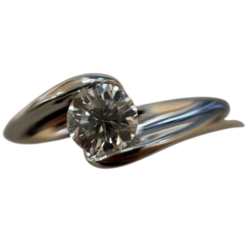 Pt900（プラチナ）リング ダイヤモンド付き