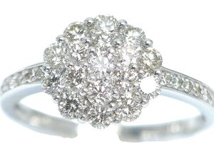 1.00ct　天然ダイヤモンド　フラワーリング　PT900