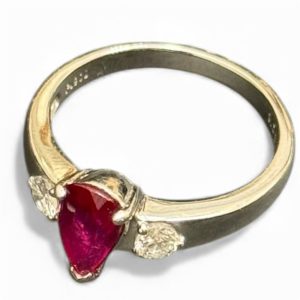 Pt900 プラチナ900 ルビー付き リング