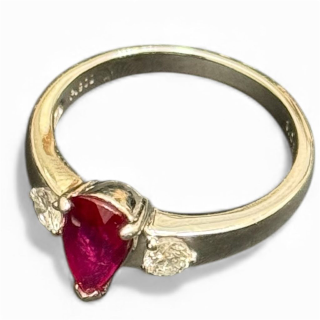 Pt900 プラチナ900 ルビー付き リング