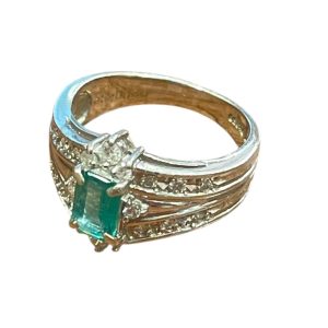 Pt850エメラルドリング