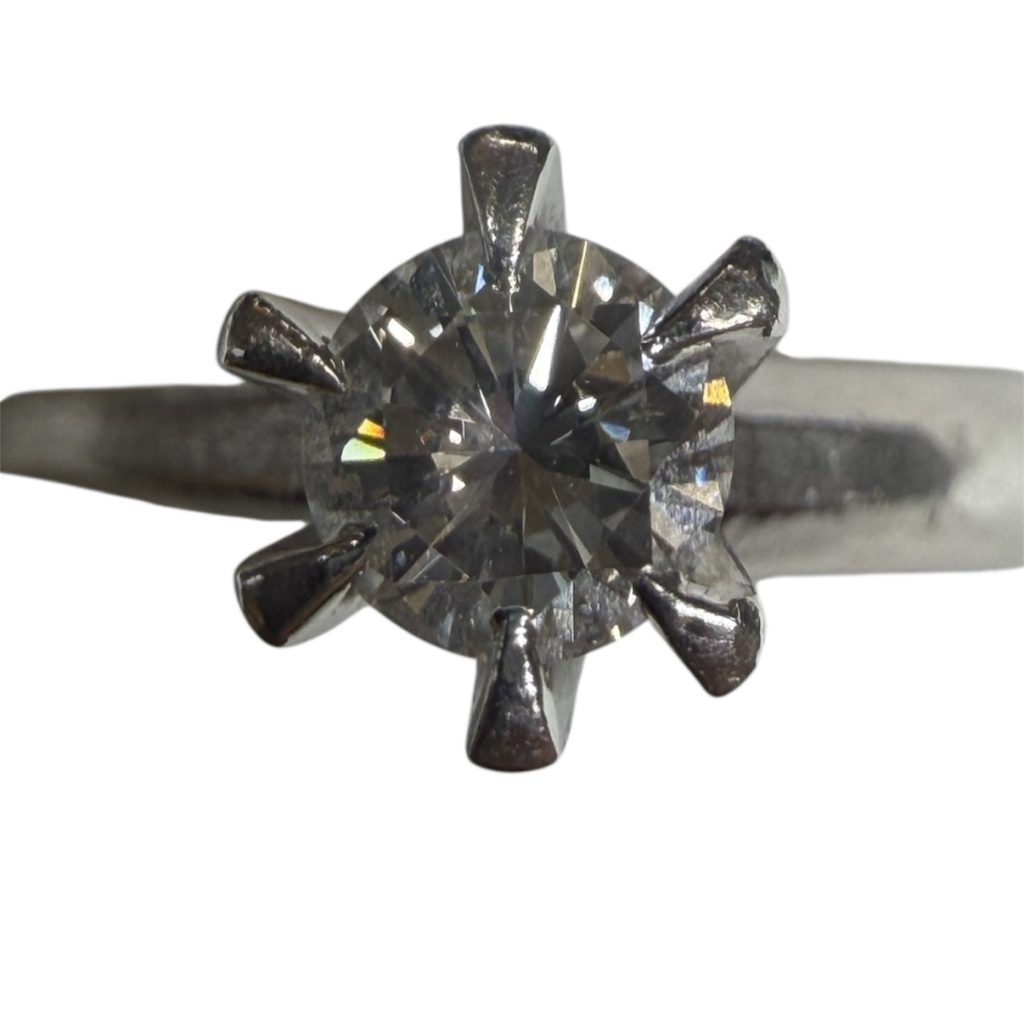 函館市でダイヤモンド買取｜Pt900 ダイヤリング 0.41ct 丁寧査定