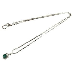 Pt850エメラルドネックレス
