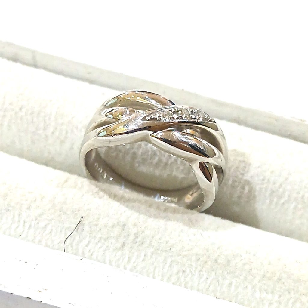 【Pt900リング】プラチナ900・メレダイヤモンド・貴金属・アクセサリー・ジュエリー