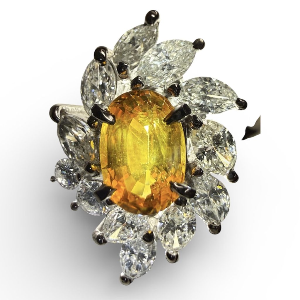 Pt900リング（イエローサファイア、メレダイヤ計1.13ct）