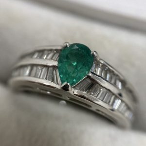Pt900 エメラルドリング