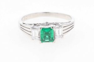 Pt900 プラチナ　エメラルド　リング