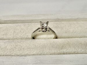 Pt900　ダイヤ付きリング