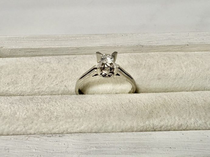 Pt900　ダイヤ付きリング