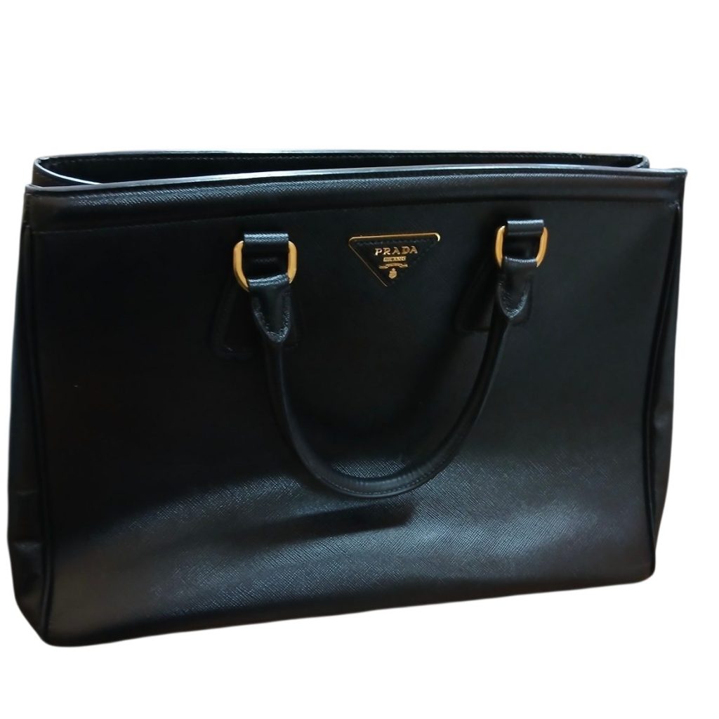 PRADA サフィアーノ レザー