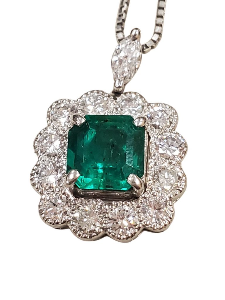 Pt850 エメラルド　ネックレス