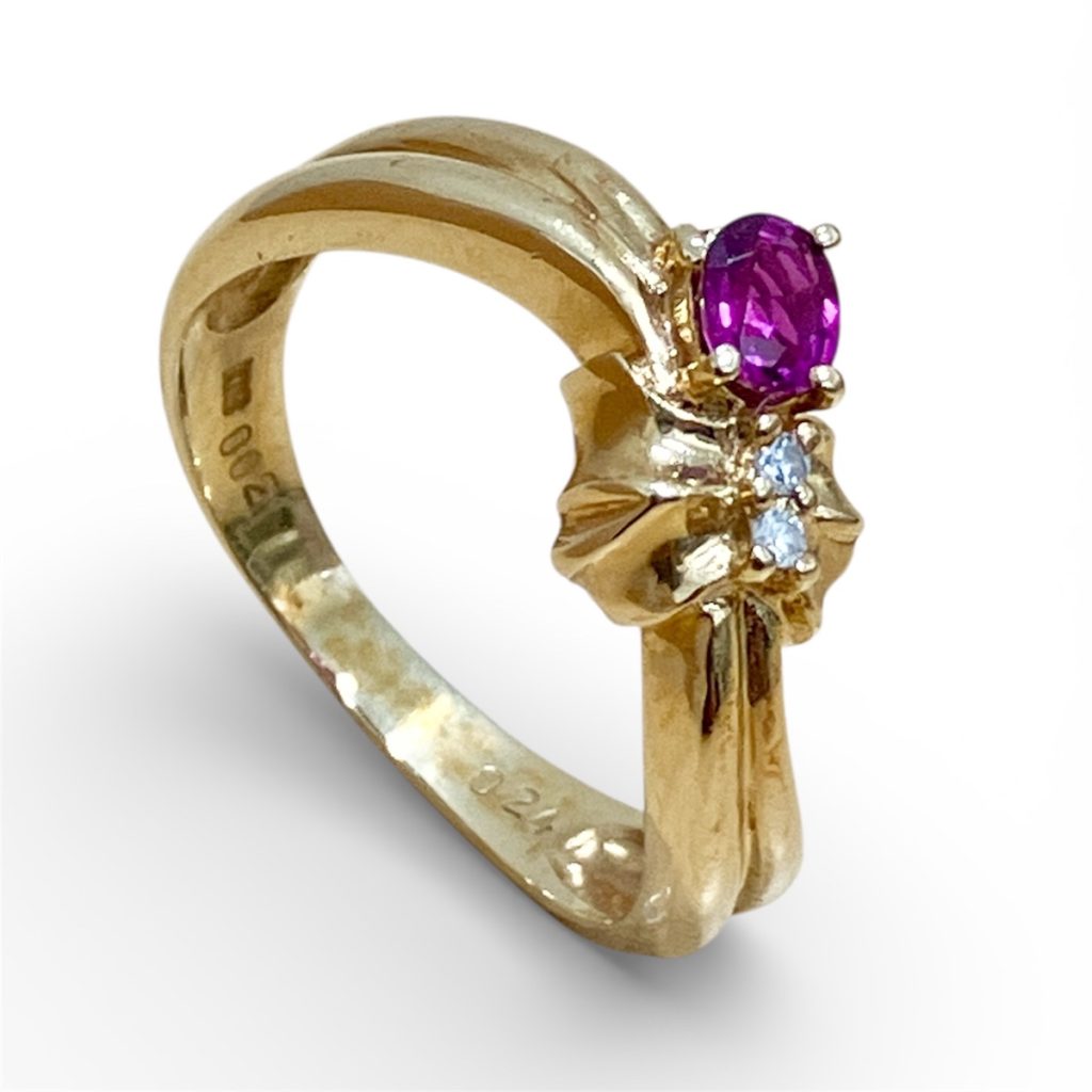 K18リング 石付き