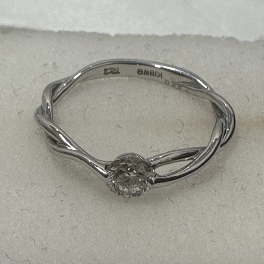 K18WG ダイヤモンド ツイストデザインリング