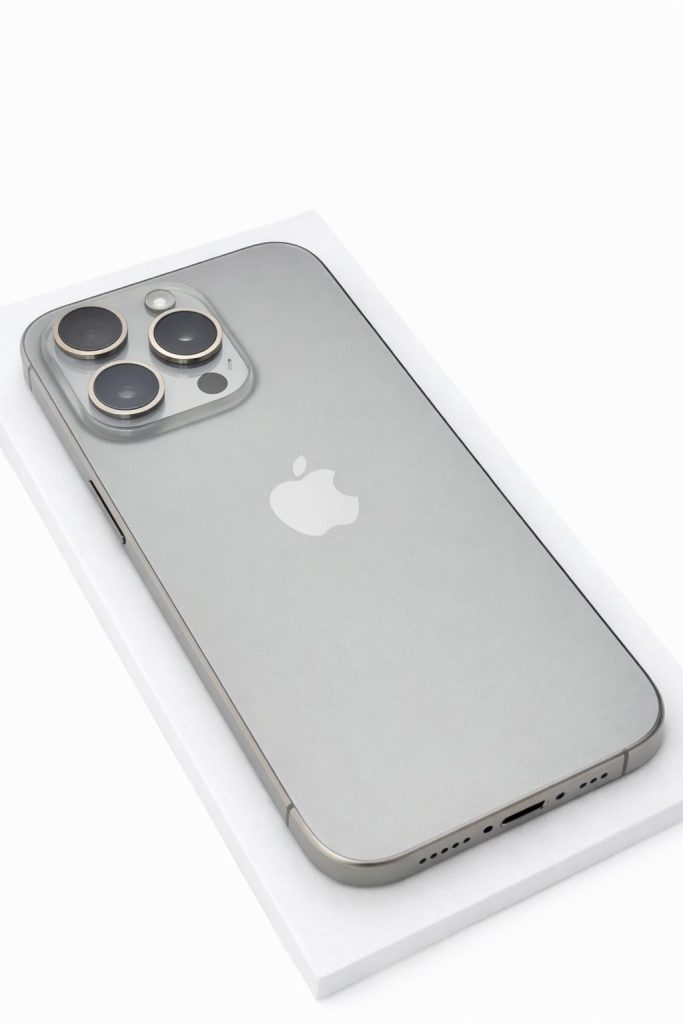 Apple iPhone【 15Proグラファイト128GB 】