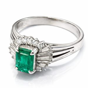 Pt900 エメラルド リング メレダイヤ付き ジュエリー