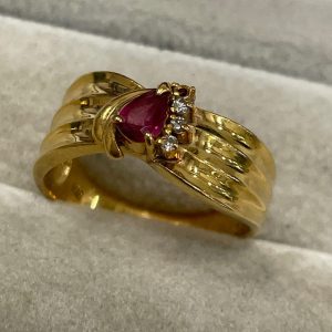 金価格が高騰している今がチャンスです！| k18ルビー メレダイヤ付きリングの買取| つくば市