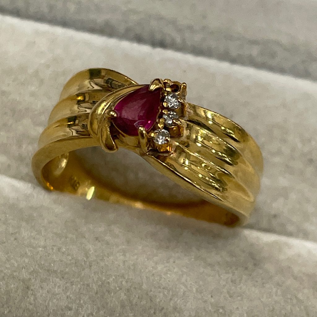 金価格が高騰している今がチャンスです！| k18ルビー メレダイヤ付きリングの買取| つくば市