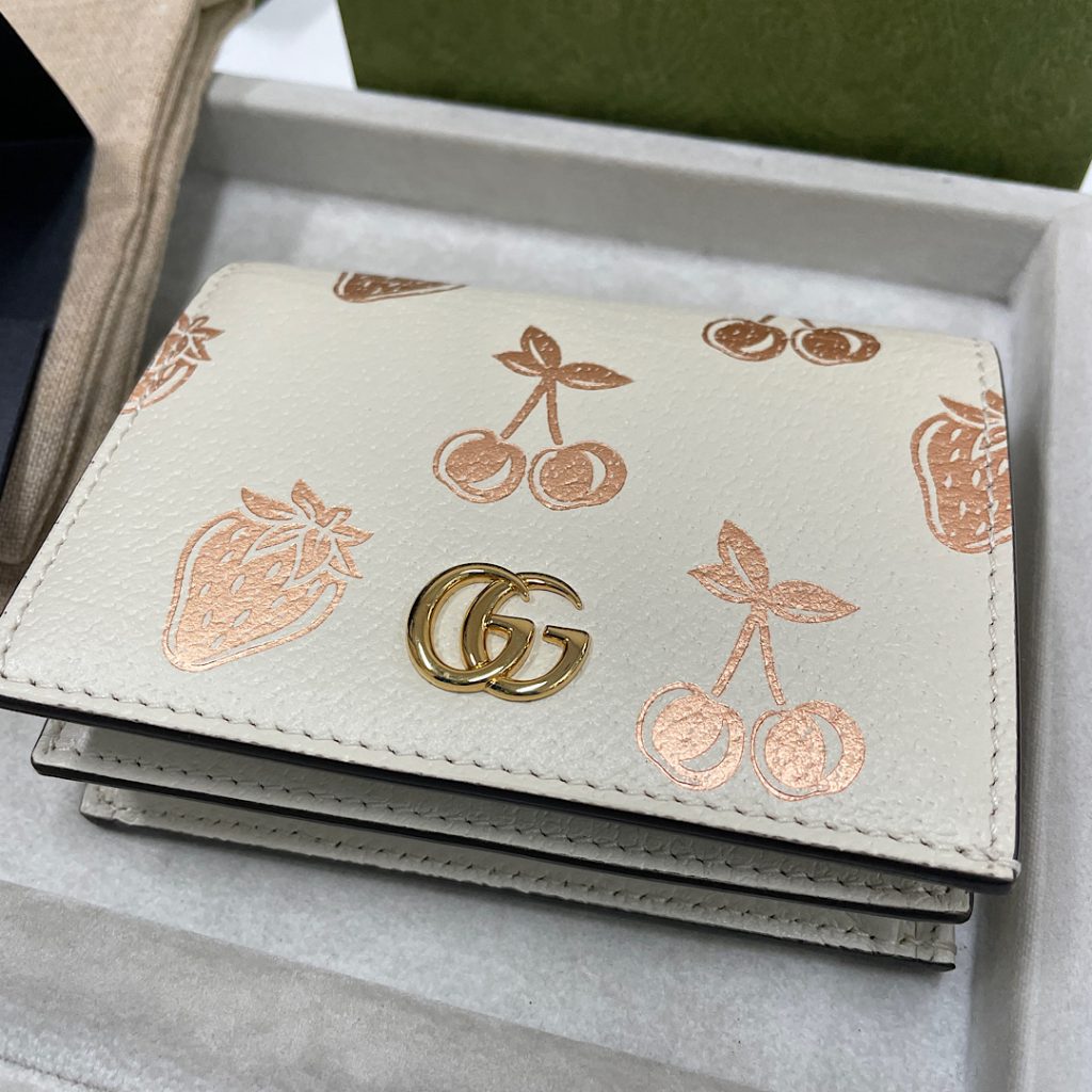 ブランド品買取強化月間| グッチのGGマーモント ストロベリーチェリー 二つ折り財布の買取 | 龍ケ崎市中根台