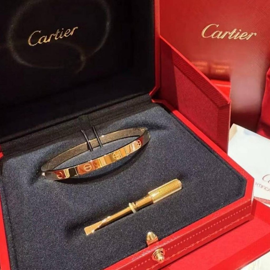 Cartier 18K 750 バングル ラブブレスレットの買取| 守谷市百合ヶ丘