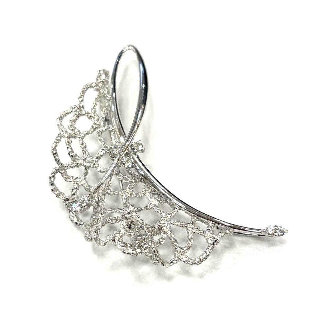 K18WG 18金 750 ブローチ